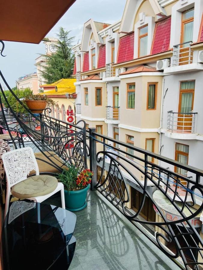 Apart Voyage Batumi Eksteriør billede